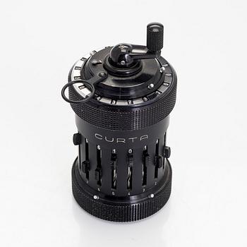 Räknemaskin, "Curta, Type I", utvecklad av Curt Herzstark, Contina AG Mauren, Lichtenstein, formgiven 1947.