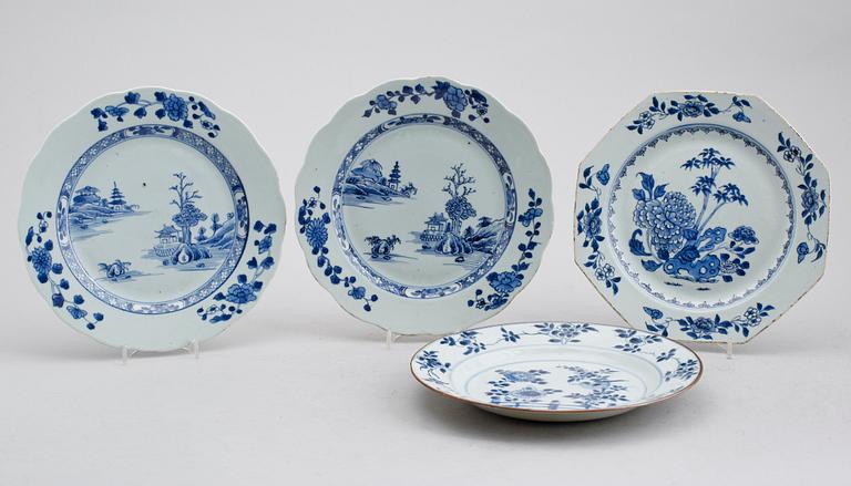 TALLRIKAR, 4 st (2+1+1), porslin, Kina, Qianlong 1736-1795.