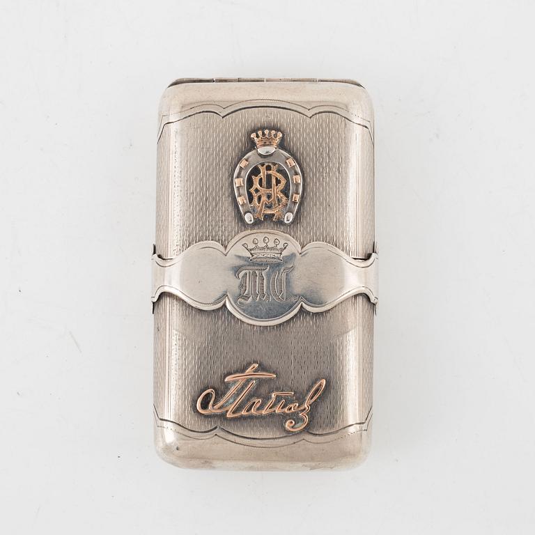 Cigarettetui, silver, St Petersburg, Ryssland, efter 1882.