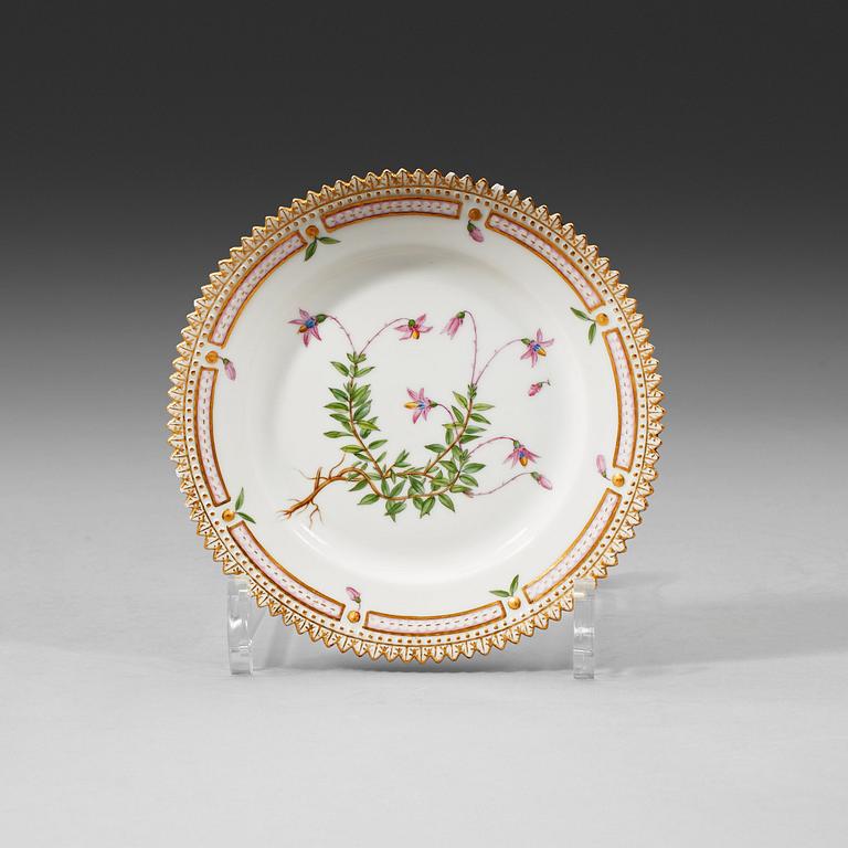 Six Royal Copenhagen 'Flora Danica' dishes, Denmark, 20th Century.