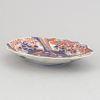Fat, porslin, Japan, 1800-tal.