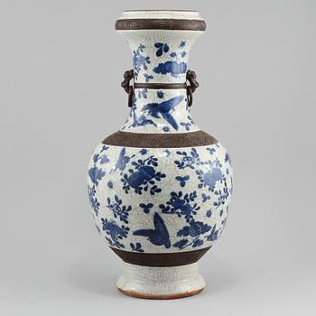 VAS, porslin, Kina, 1800/1900.