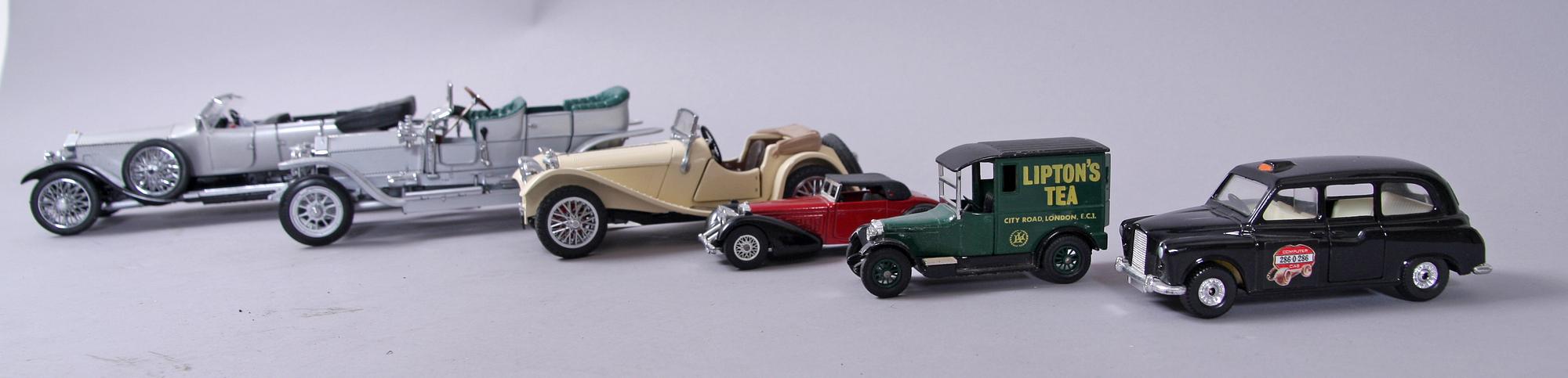 MODELLBILAR, 12+3, Franklin Mint mm, 2 vägghyllor samt dokumentation medföljer.