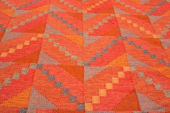 Brita Grahn, a carpet, flat weave, ca 354,5 x 277 cm, signed Brita Grahn.