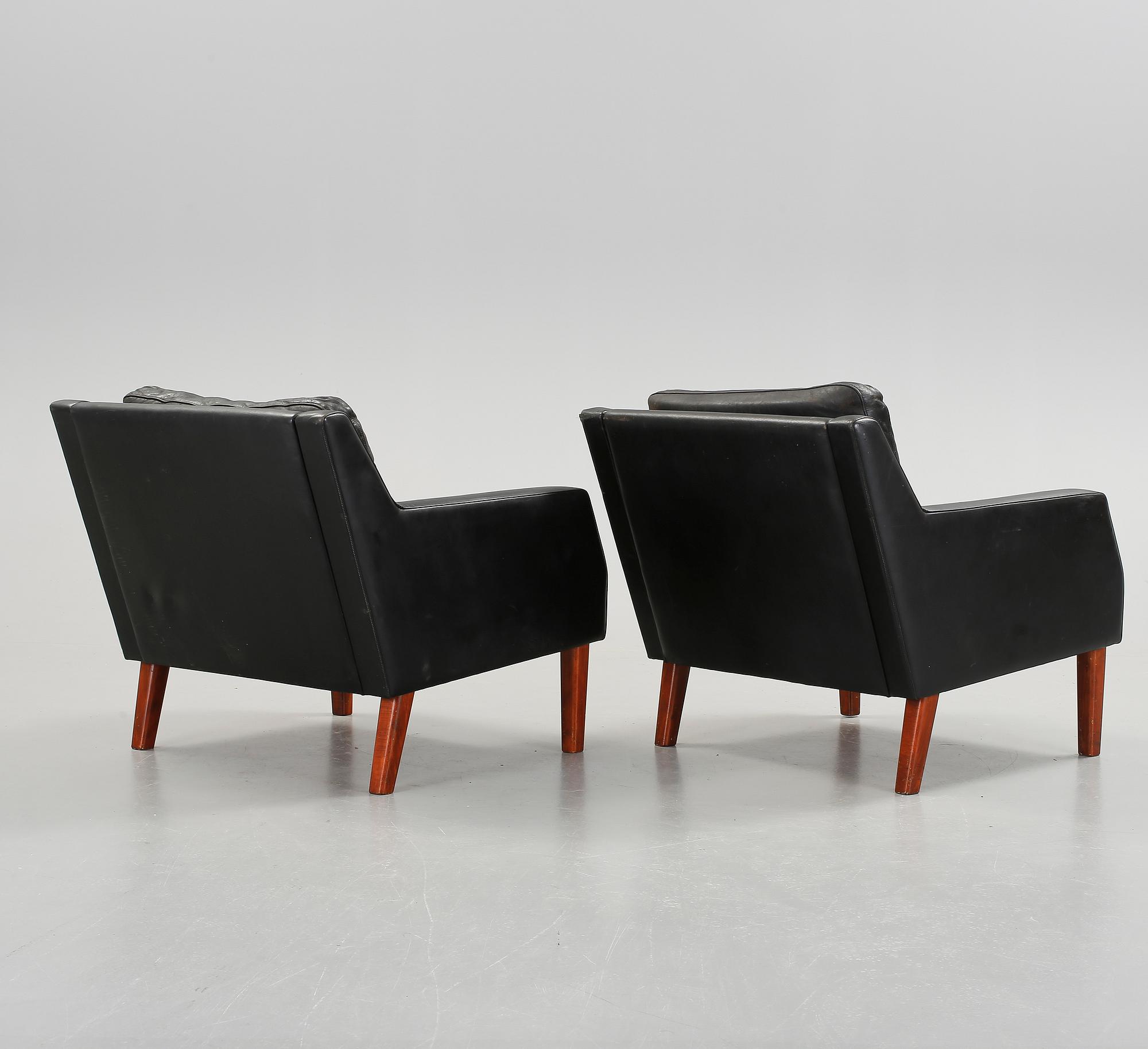 FÅTÖLJER, ett par, 1960-tal.