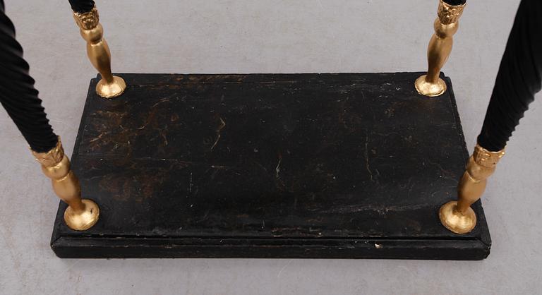 KONSOLBORD, sengustavianskt, omkring år 1800.