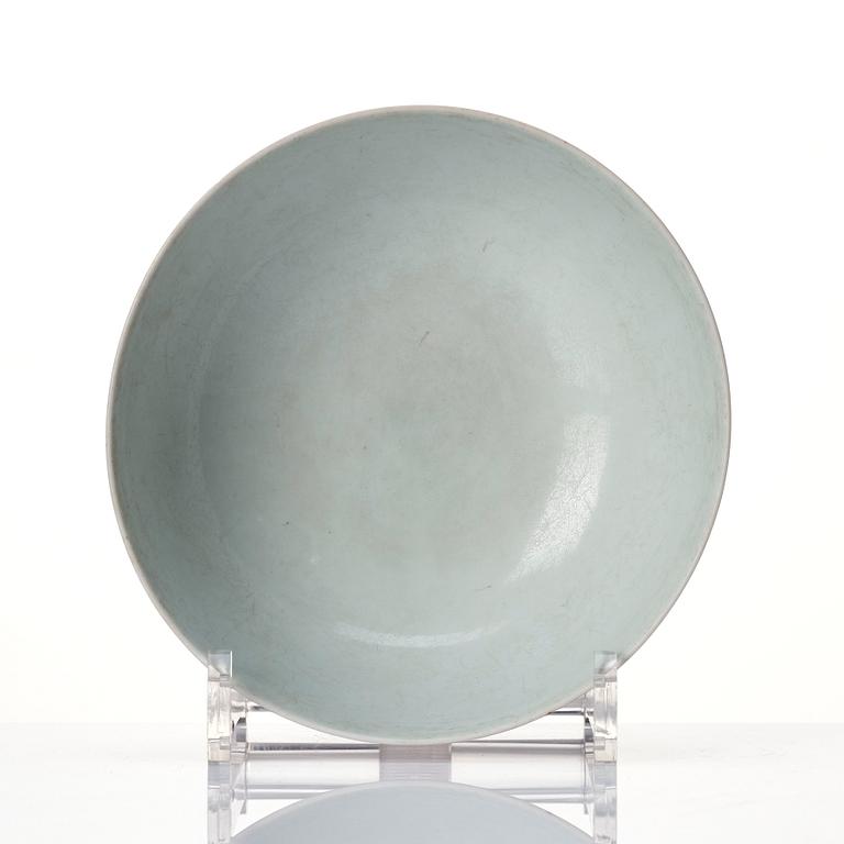 A sang de boef glazed bowl, Qing dynasty with Qianlong seal mark.