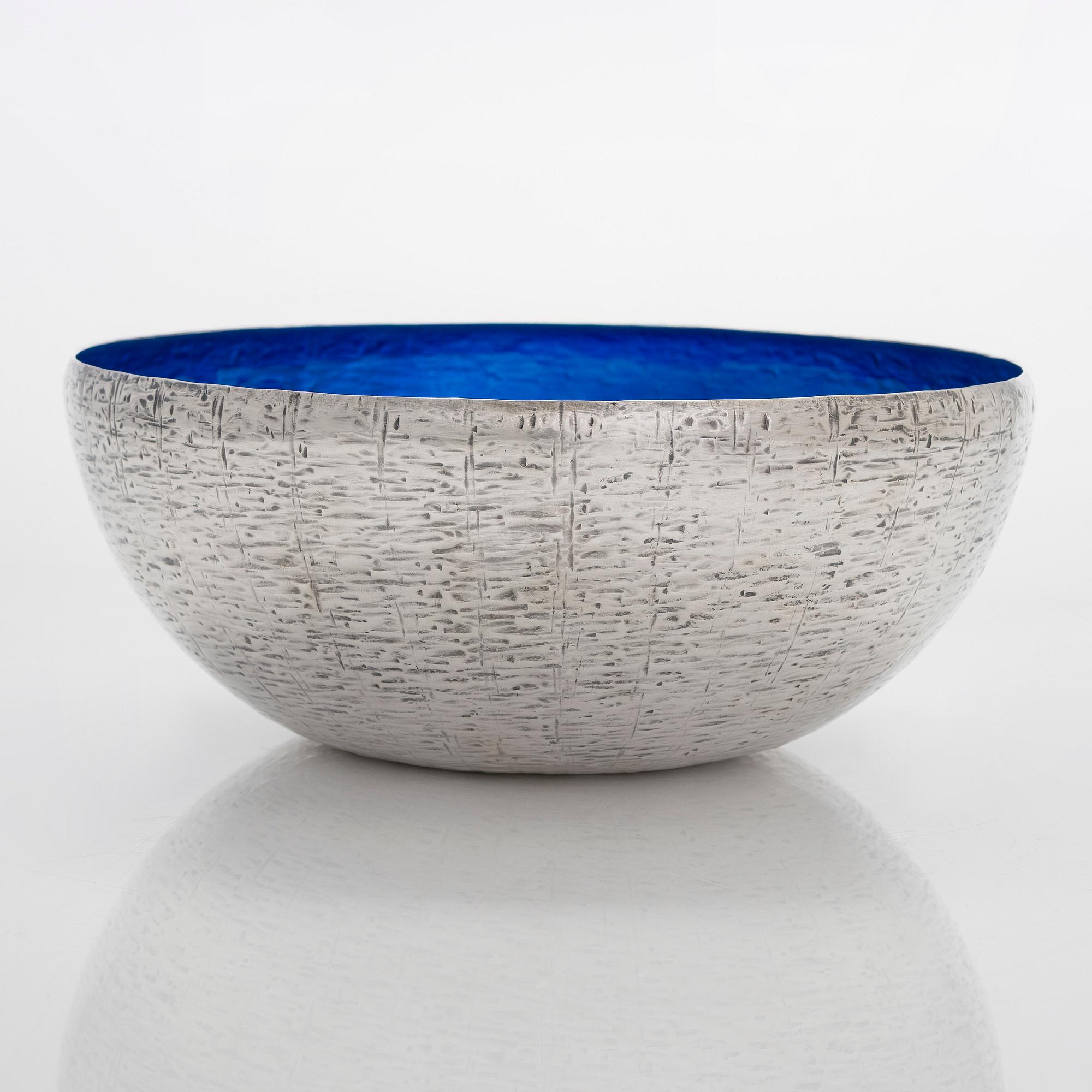 Eva Hidström, skål, sterlingsilver, emalj, Kultakeskus, Tavastehus 1970.