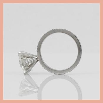 RING med briljantslipad diamant cirka 2.00 ct, kvalitet ca K-L/VS, briljantslipade diamanter på ringskena.