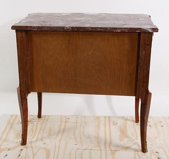 BYRÅ, gustaviansk stil, 1900-talets mitt.