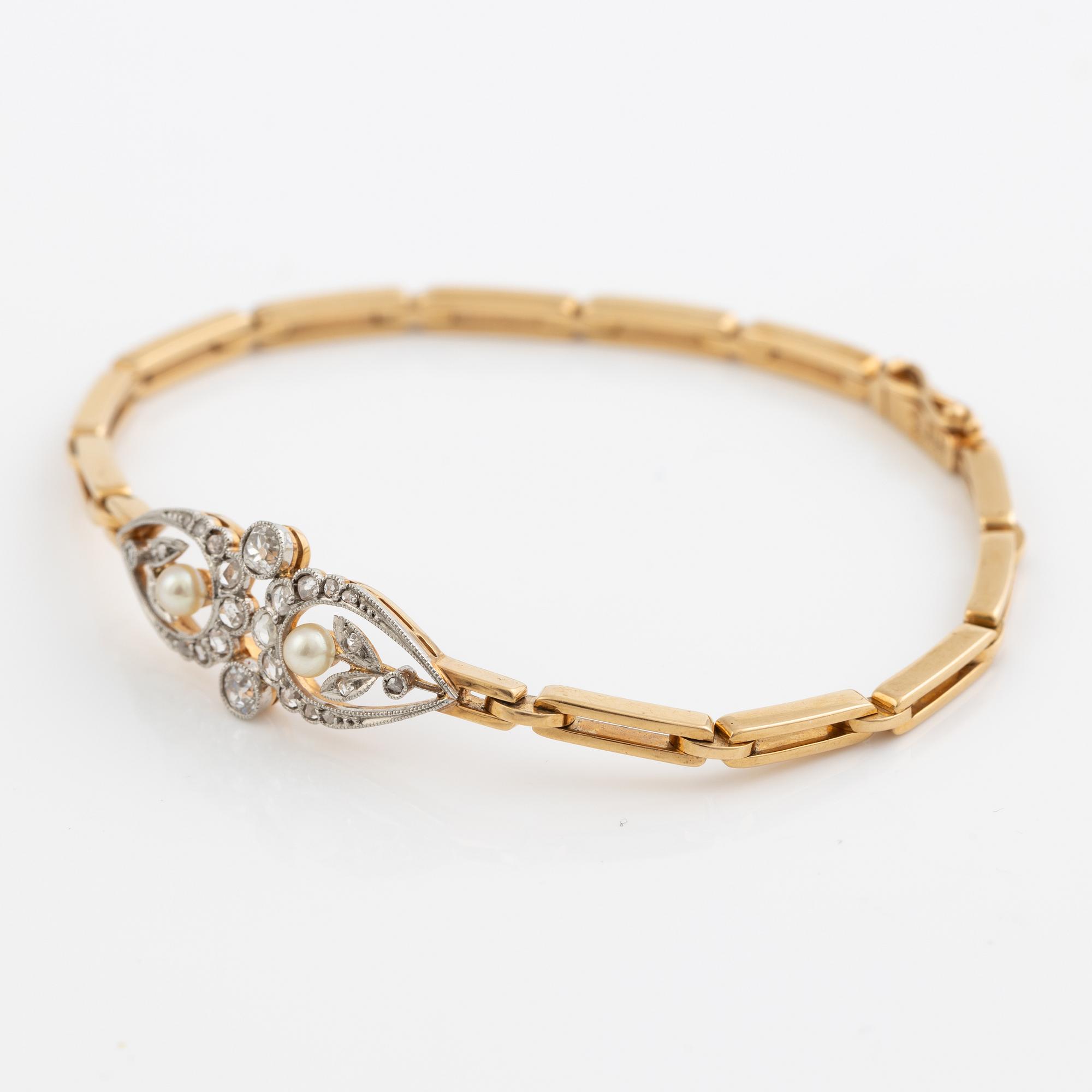 Bracelet 18K gold with cultured pearls and old mine and rose-cut diamonds.