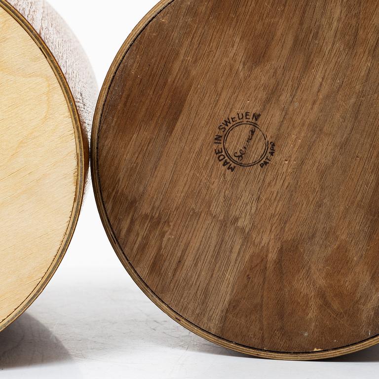 A pair of teak and teak veneer waste baskets by Martin Åberg for Servex, mid 20th century.