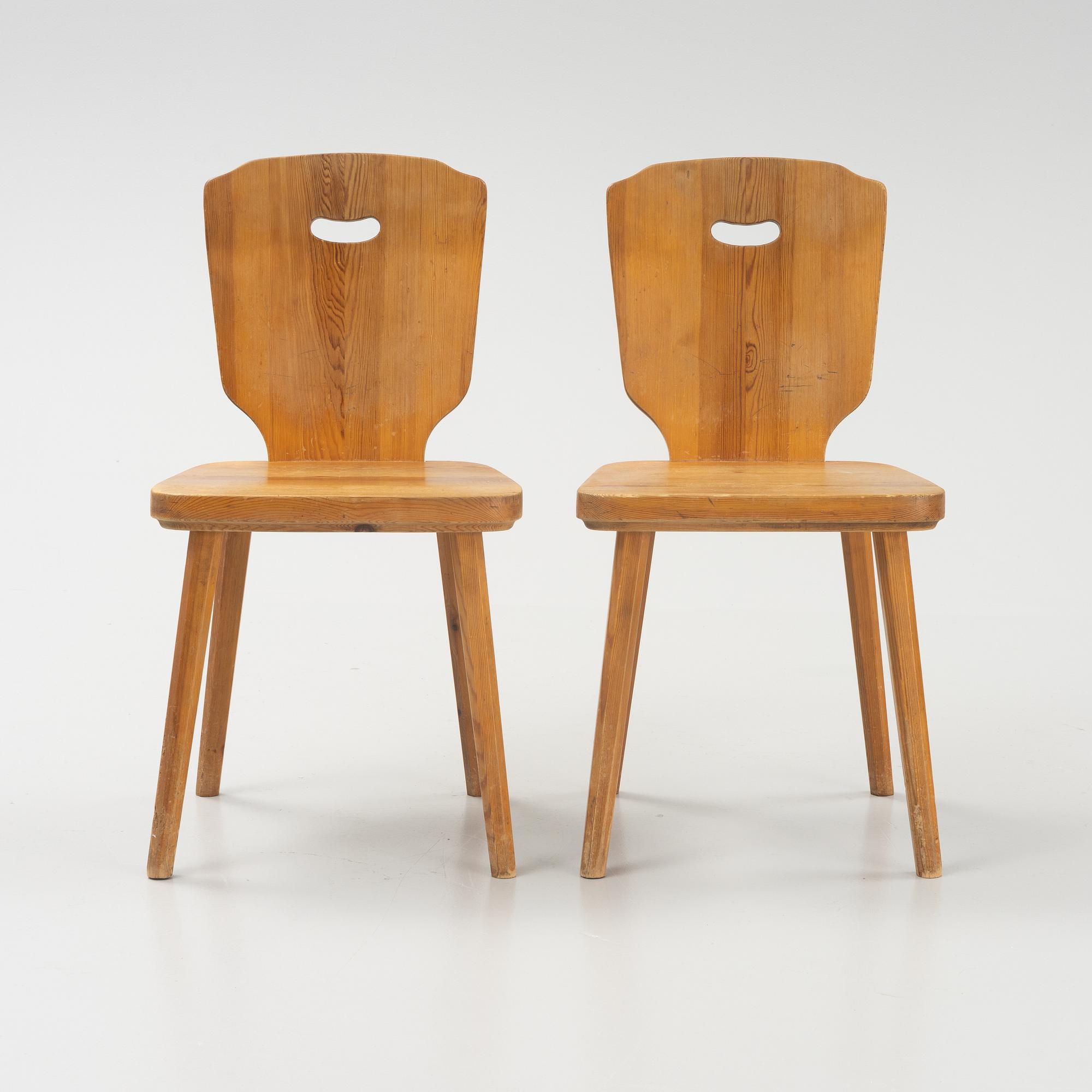 Göran Malmvall, a pinewood table and four chairs. Svensk Fur, mid 20th century.