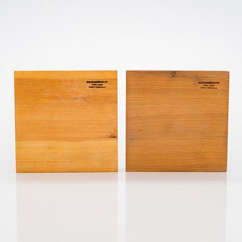 Tapio Wirkkala, two 1970s 'TW 488' ashtrays manufactured by Kultakeskus Hämeenlinna.