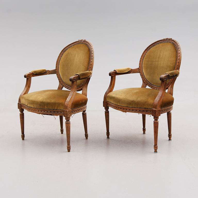 KARMSTOLAR, 1 par, gustaviansk stil, 1900-talets andra hälft.