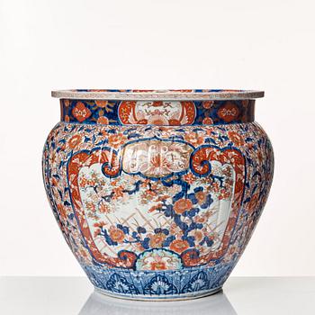 Fiskbassäng, porslin. Japan, Meiji (1868-1920).
