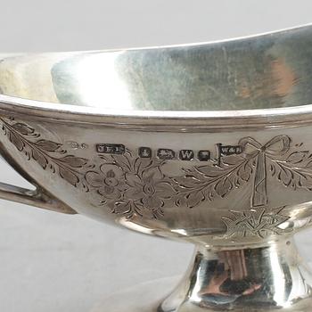 SALTKAR, 4 st, silver, John Edward Bingham -Walker & Hall, Sheffield, 1888. Totalvikt ca 324 cm.