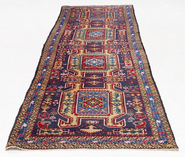 A runner carpet, Northwest Persian, approx. 356 x 114 cm.