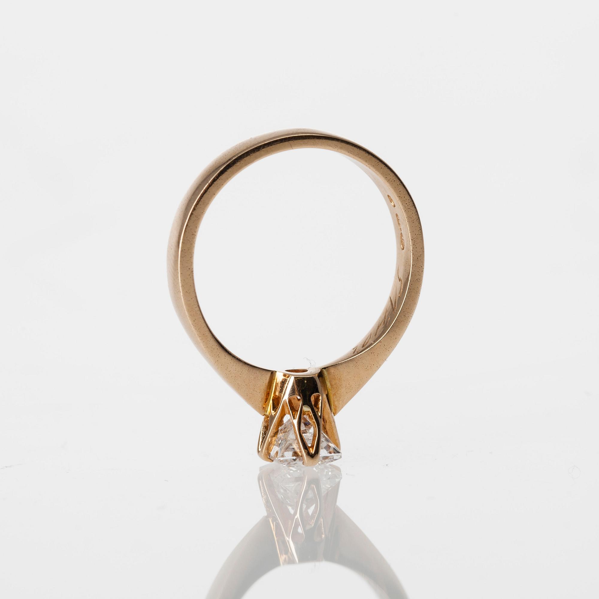 RING, 14K guld, diamant 1,01 ct H / VS1 enligt intyg. Vikt ca 3,9 g.