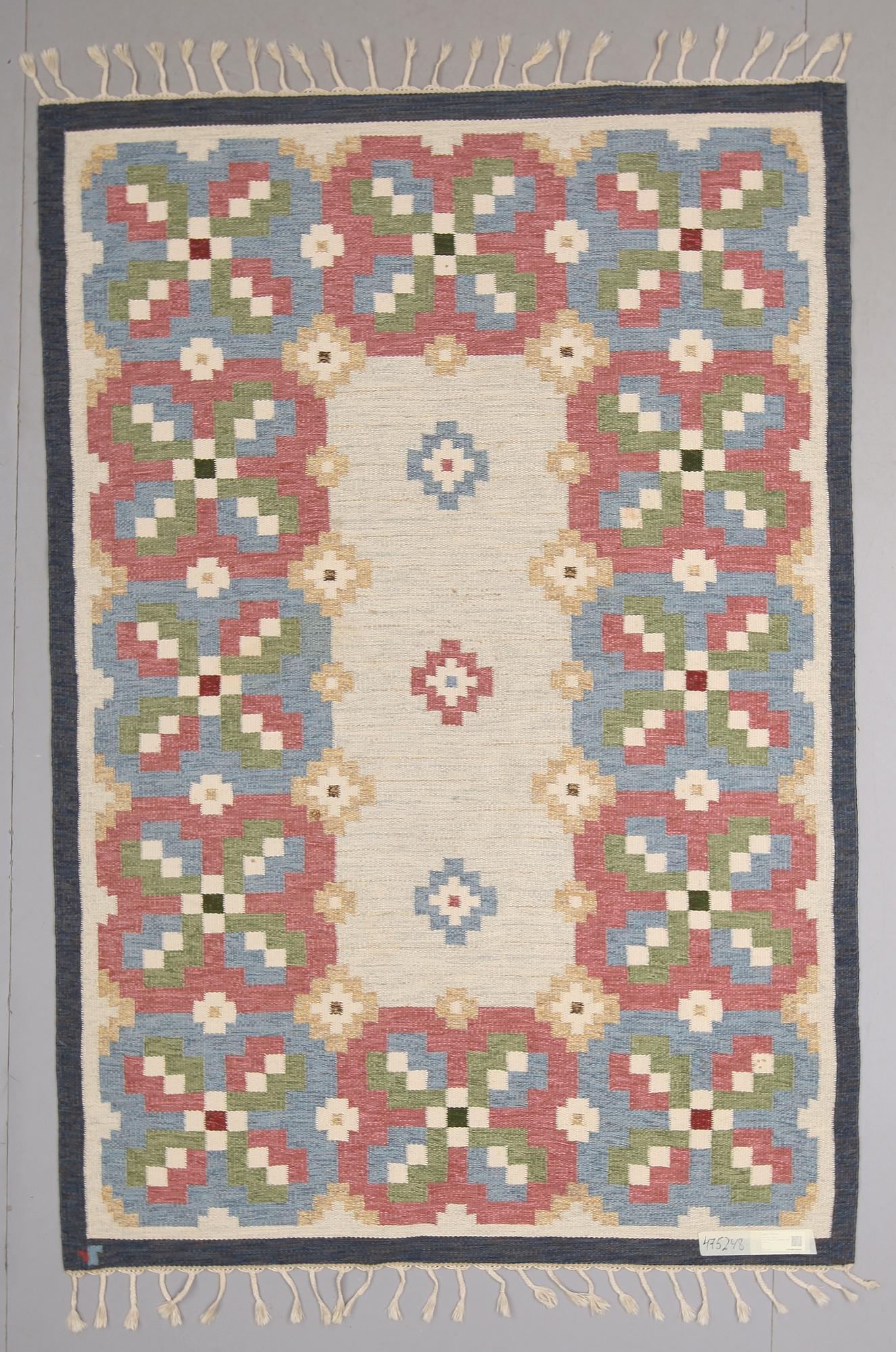 MATTA, rölakan, Vävaregården, signerad. 240 x 165 cm.