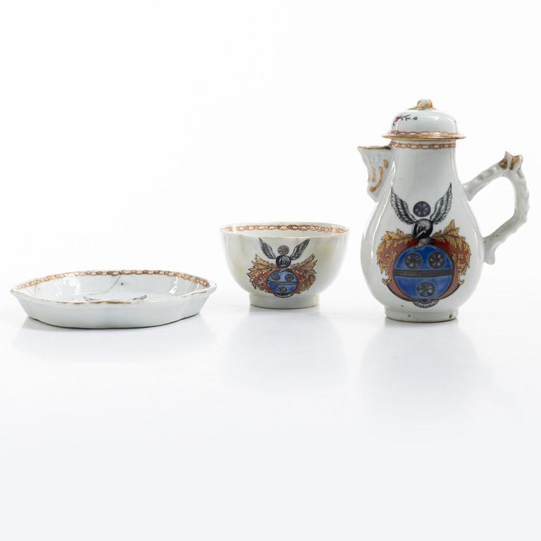 A jug, a ladle dish and a cup, all with the noble family Du Rées coat of arms, Qing dynasty, Qianlong (1736-95).