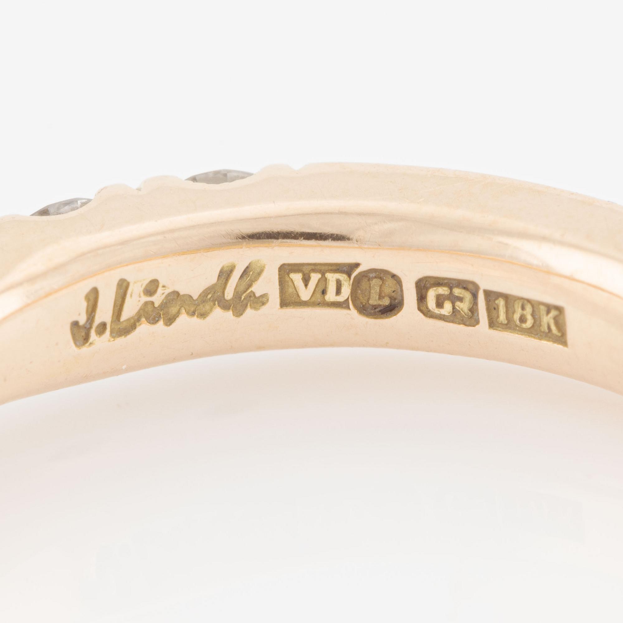 Ring, 18K gold with brilliant-cut diamonds.