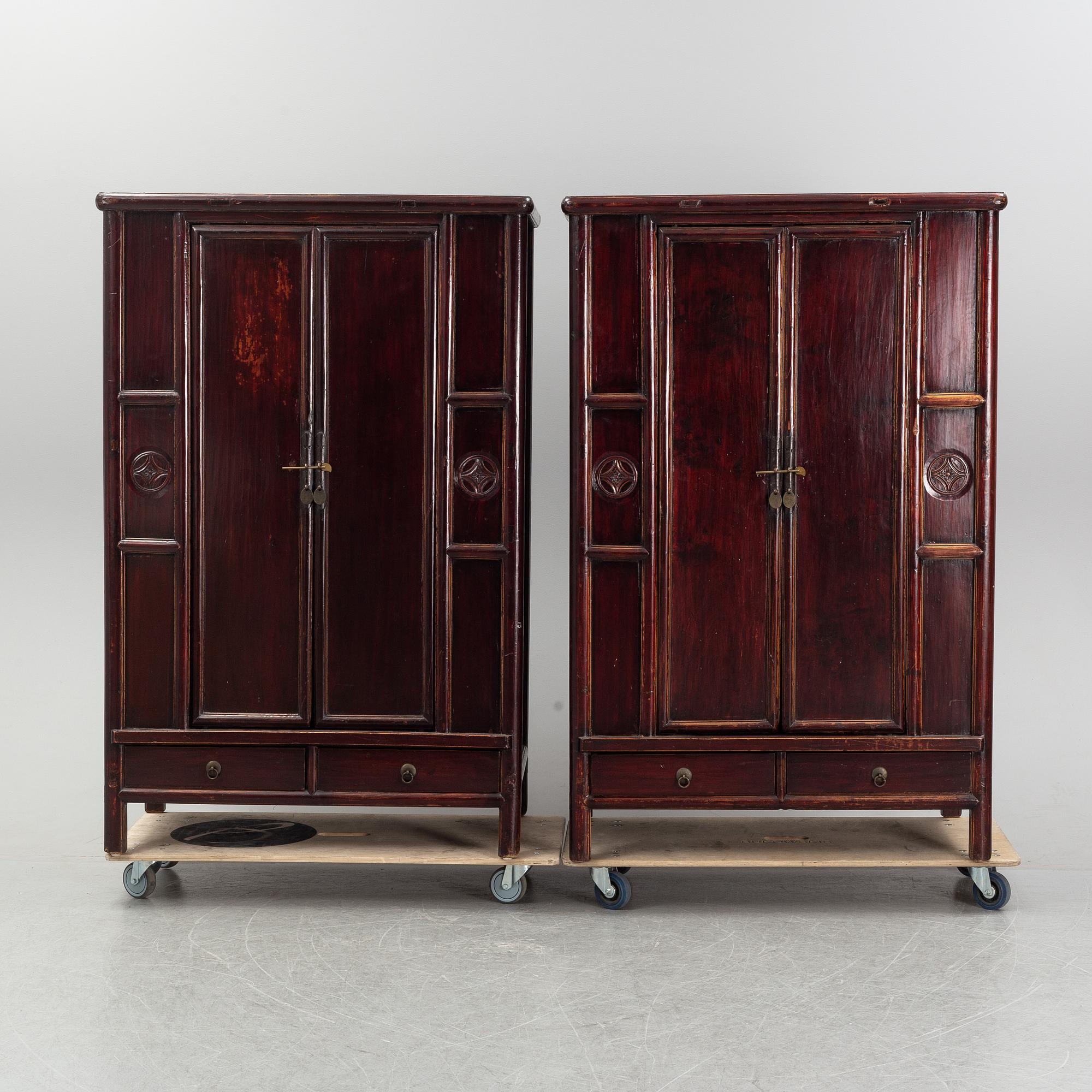 A pair of Chinese cabinets, 20th Century.