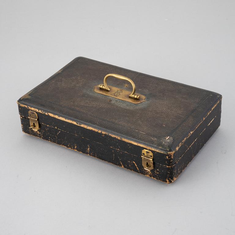 Firma Alexandre Gueyton, 12 st skedar, silver ur Youssopovs Skandinaviska servis, Paris, 1800-talets andra hälft,