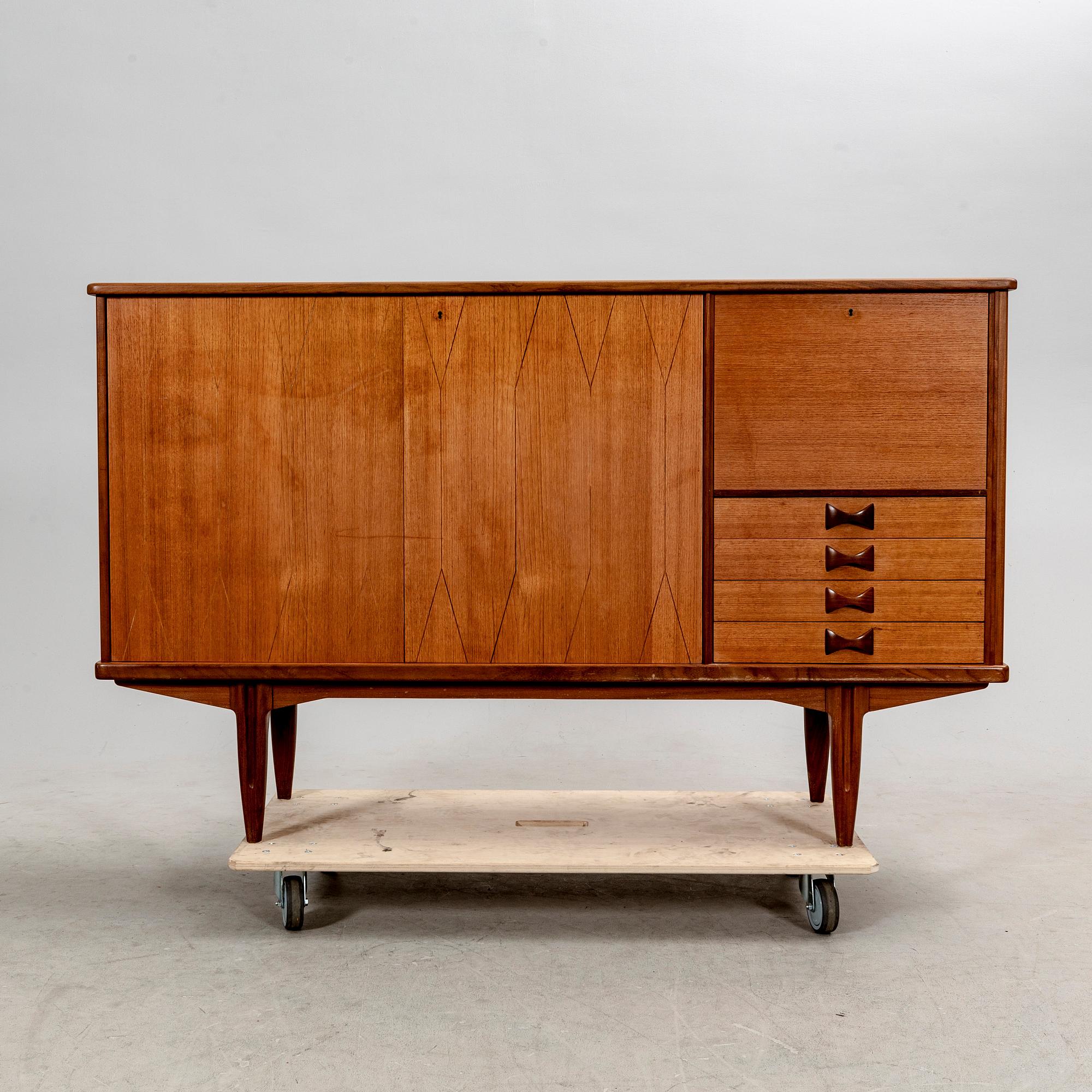 Svante Skogh, sideboard ur "Rosetto"-serien, ABRA-möbler 1950-/60-tal.