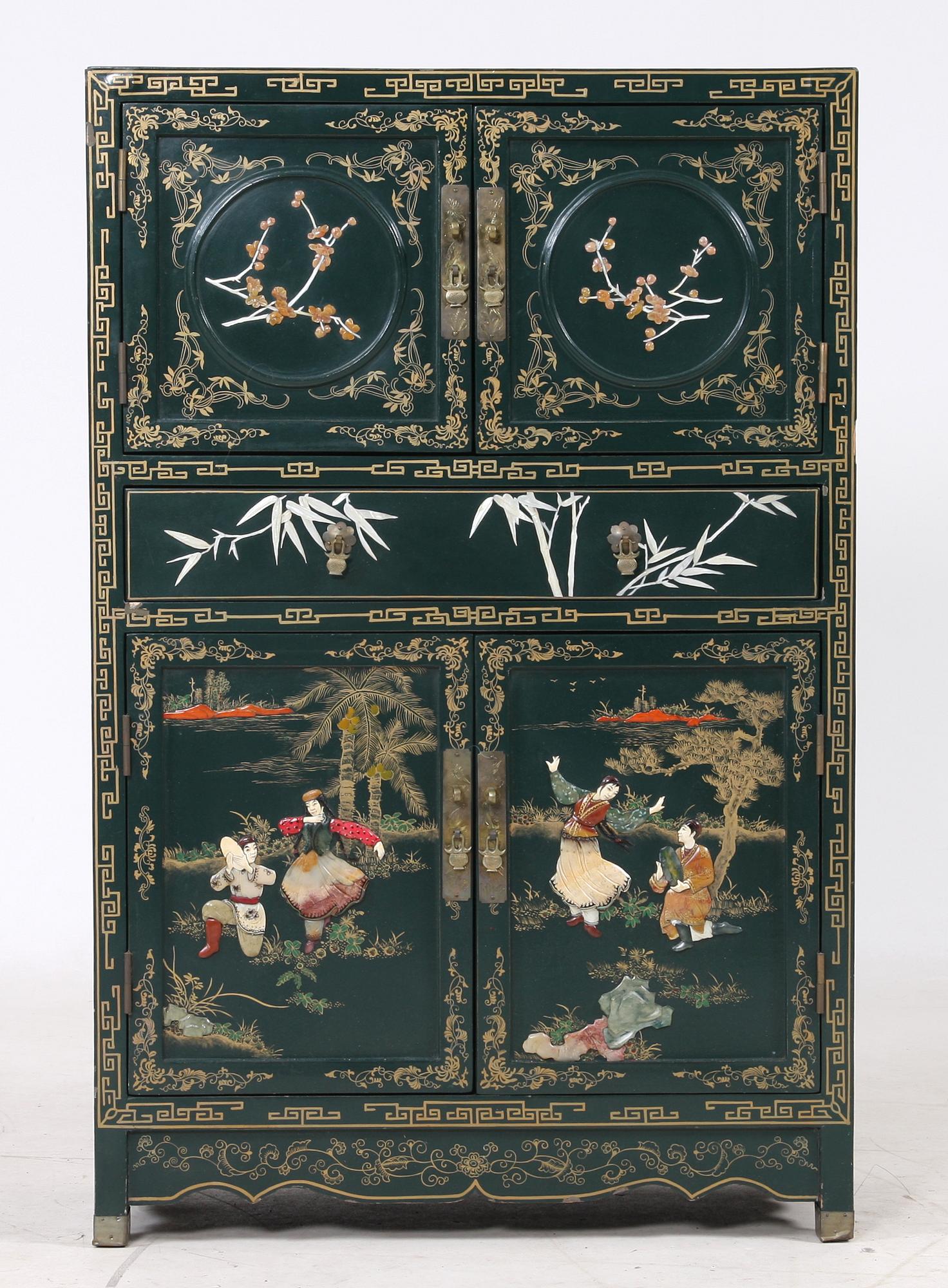 SKÅP, orientalisk, 1900/2000-tal.