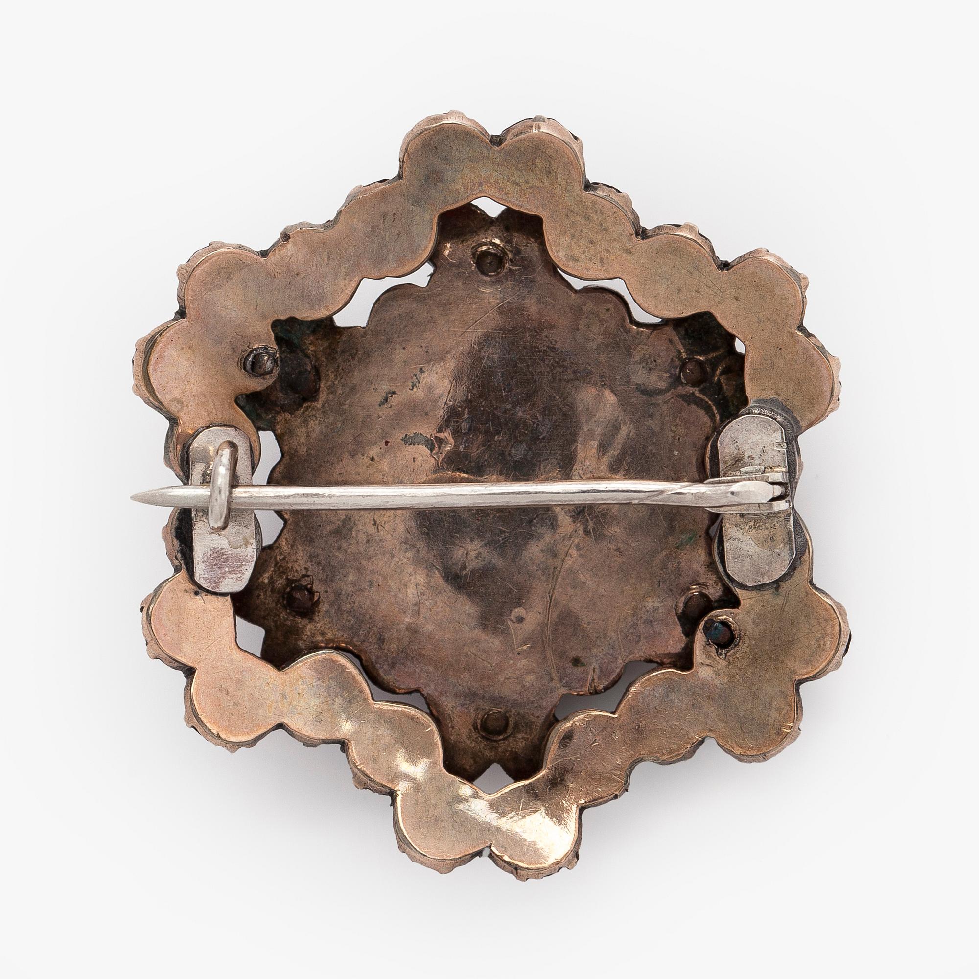 Collier och brosch, viktorianska, cabochon- och rosenslipade granater, silver.