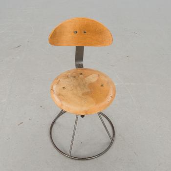 SKRIVBORDSSTOL, för barn, industridesign.