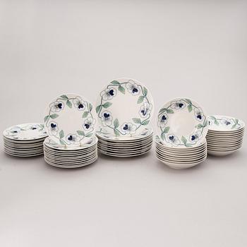 SYLVIA LEUCHOVIUS, 84 osaa, posliinia, "Sylvia", Juhla-astiasto, Rörstrand, 1900-luvun loppupuoli.