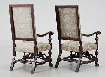 KARMSTOLAR, ett par, barockstil, 1800-talets slut.