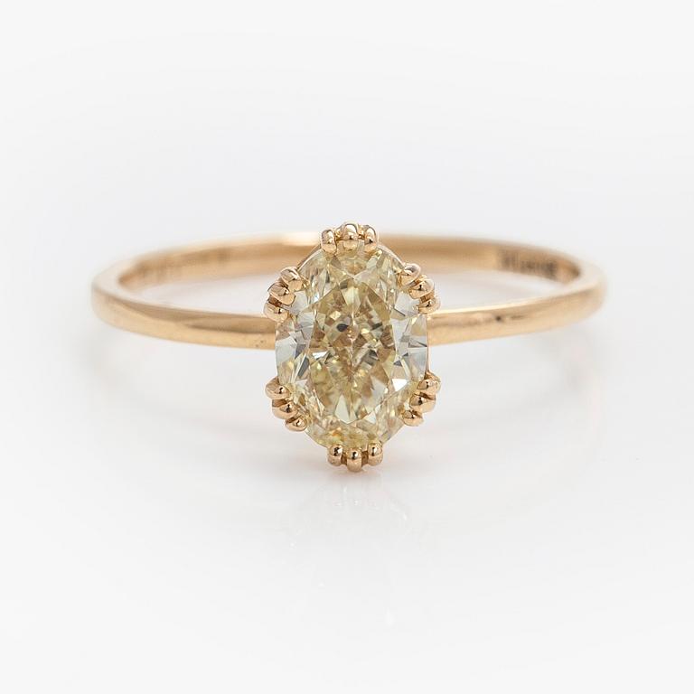 Ring, oval, brilliant cut, yellow diamond, 14K gold.