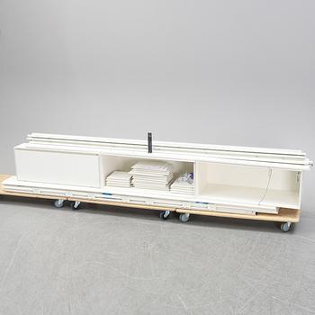 Antonio Citterio, a 'Flat C' shelving for B&B Italia.