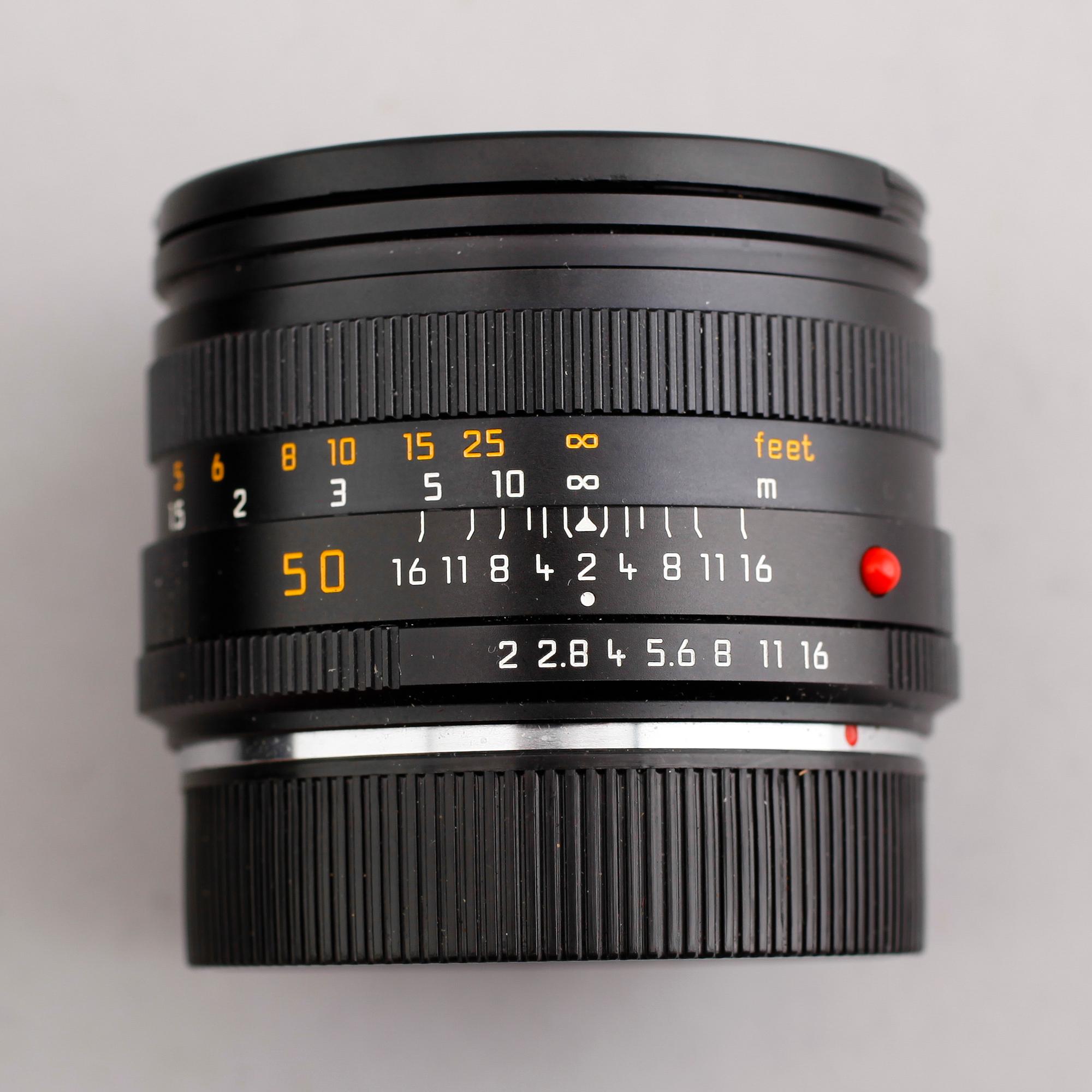 KAMERA, Leica R8, nr 2292368, samt 2 objektiv. Tyskland, modellen lanserad 1996.