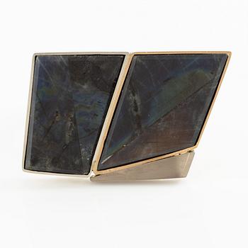 Jan-Christer Lundqvist, ring, 18K gold and spectrolite, Skövde.