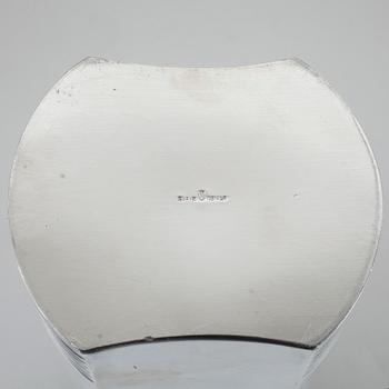 SHAKER, 2 st, vitmetall, bla Folke Ahrström, GAB, 1900-talets första hälft.