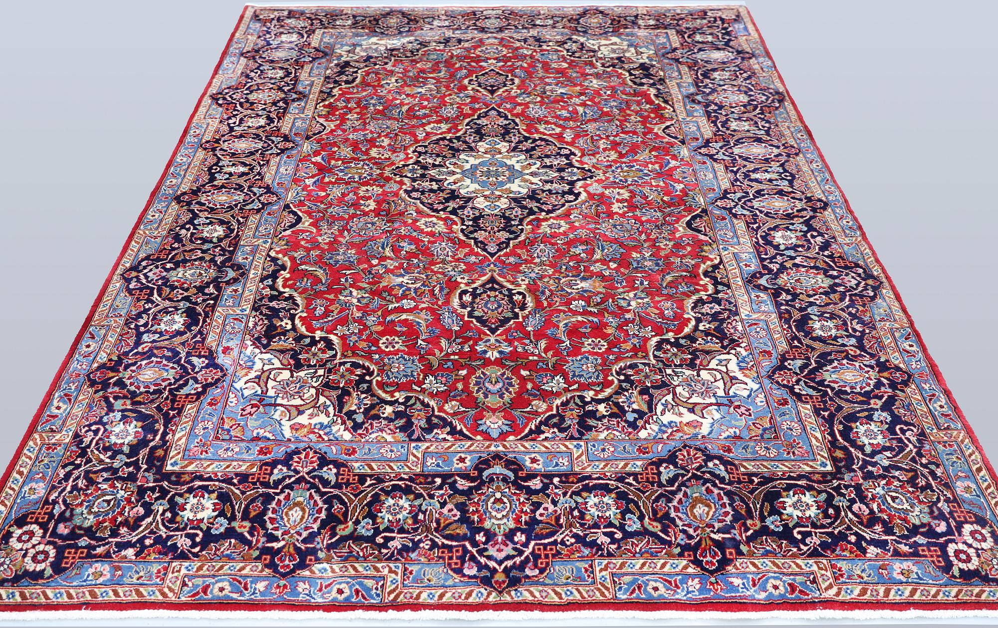 Matta, Keshan, ca 298 x 195 cm.