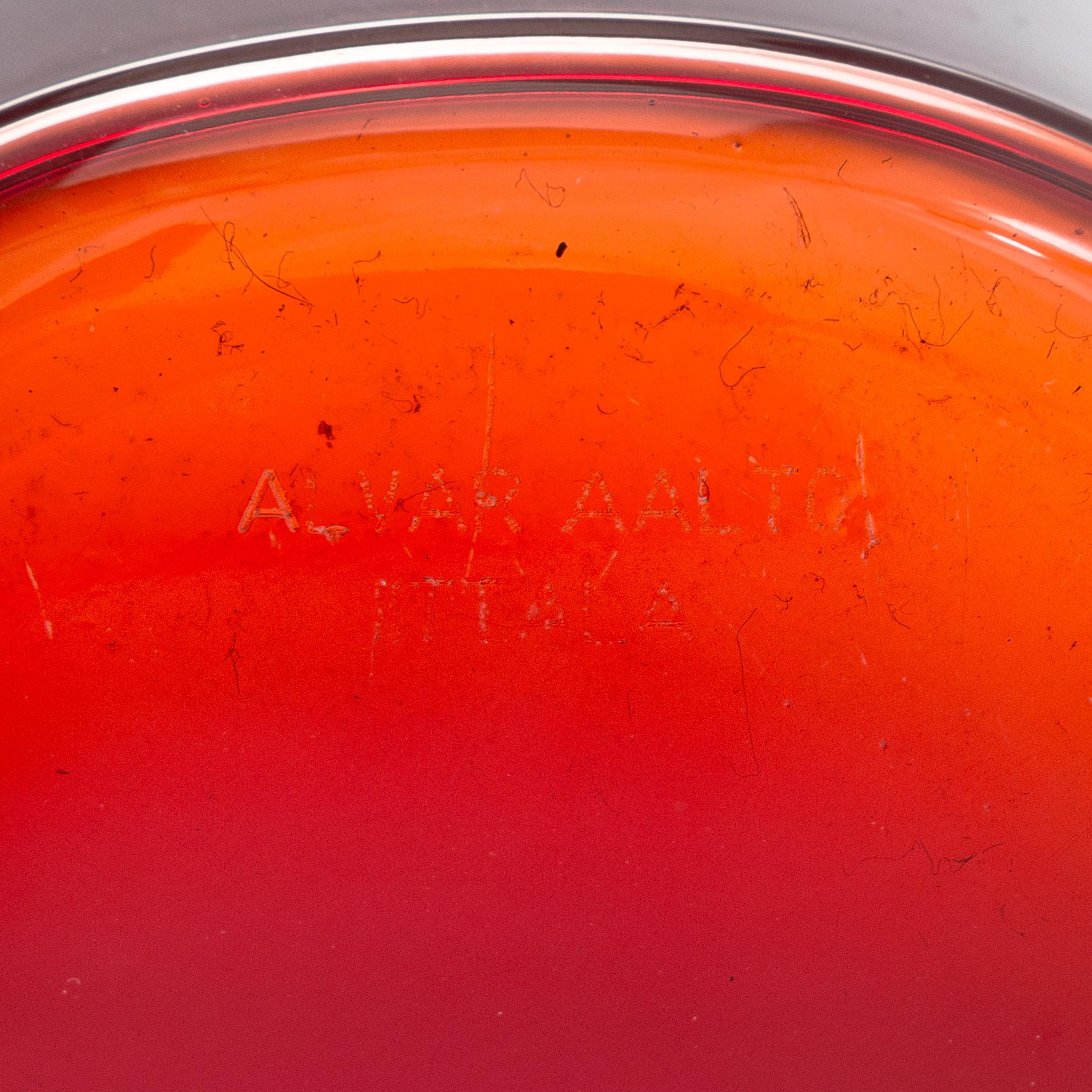Alvar Aalto, a '3030' glas vase signed Alvar Aalto Iittala.