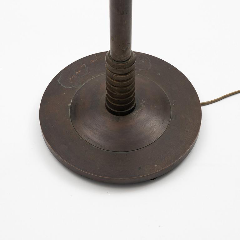 Poul Henningsen, golvlampa, "PH-80", Louis Poulsen, Danmark, 1900-talets mitt.