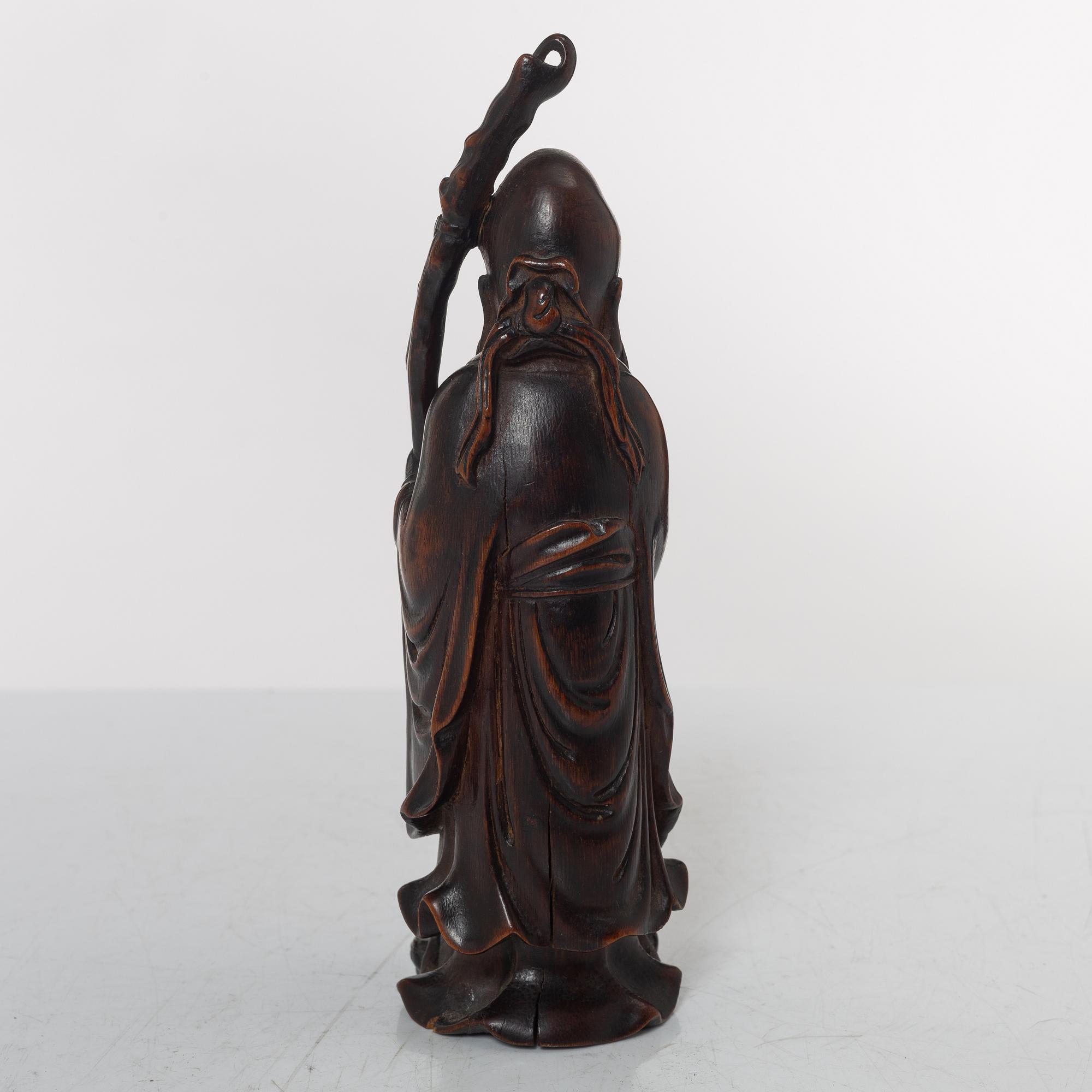 A Chinese Shoulao bamboo figure, Qing dynasty (1644-1912).