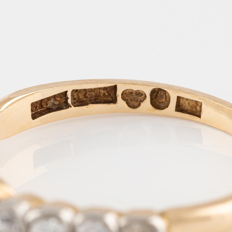 Ring in 18K gold with sapphire and old-cut diamonds.
