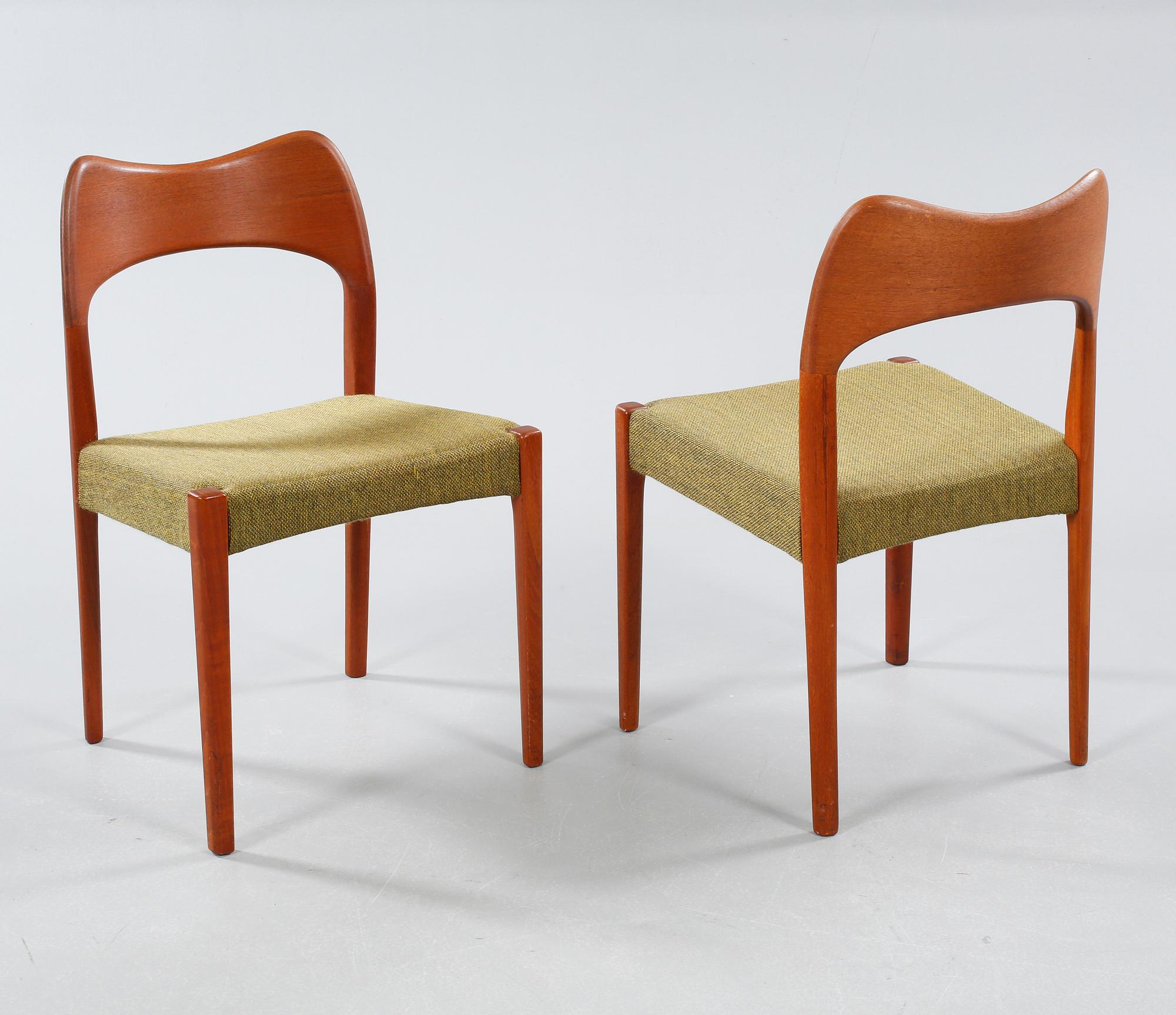 Four chairs and a table, Mogens Kold, 1950/60s.