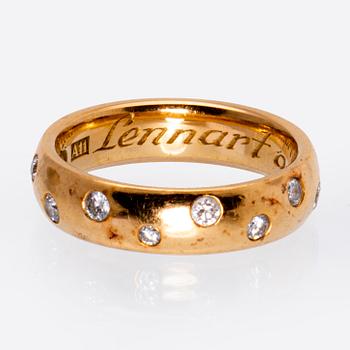 Ring 18K gold with brilliant-cut diamonds approx 0,30 ct in total, size 53, total weight 6,4 g.