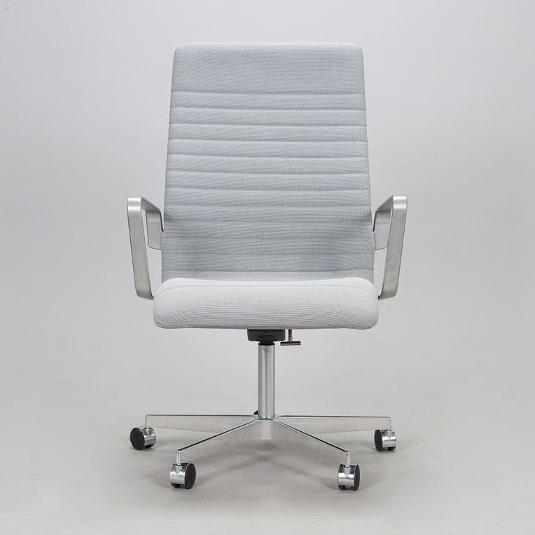 Arne Jacobsen, A 21st century "Oxford Premium" office chair for Fritz Hansen, Denmark.