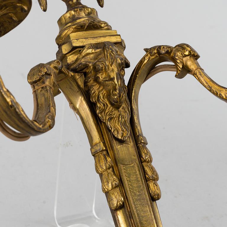 APPLIQUER, för två ljus, ett par, mässing, Louis XVI-stil 1900-tal.