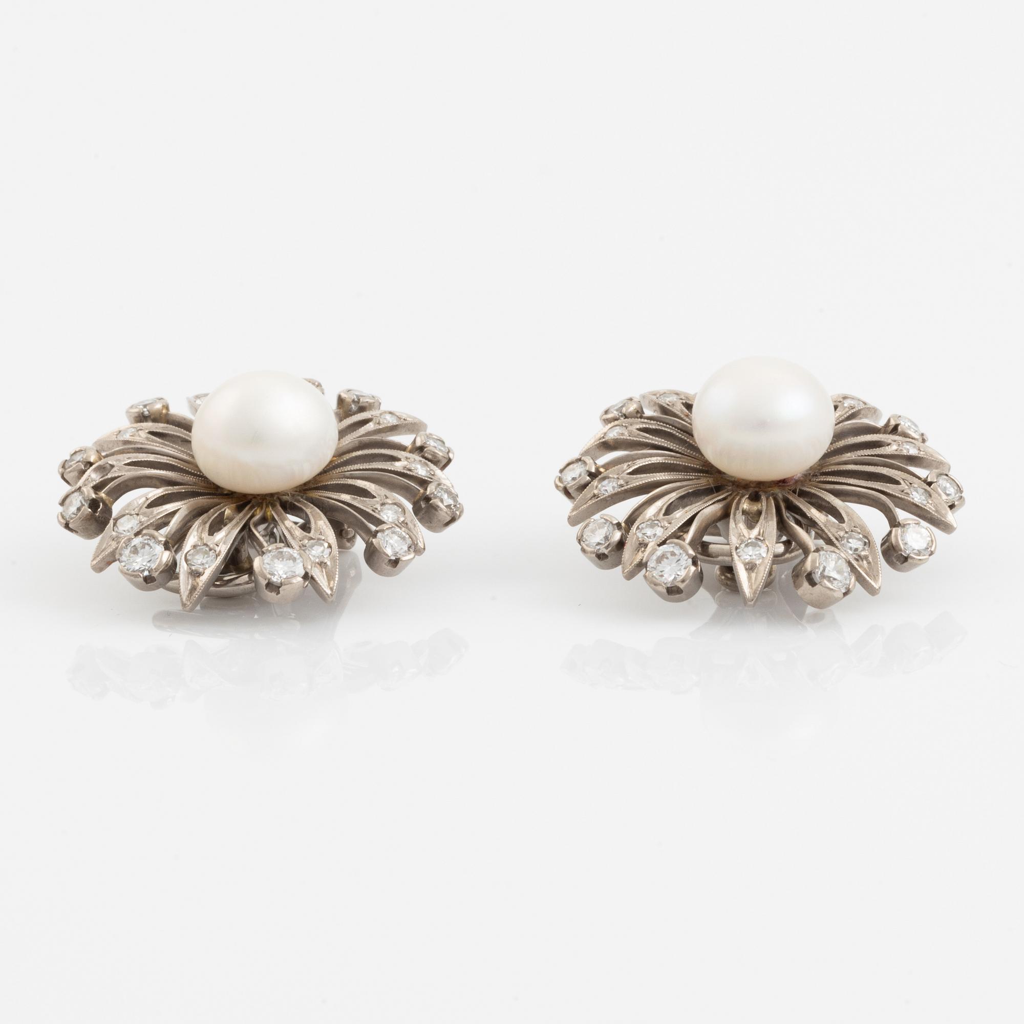 A A Tillander demi-parure suite.