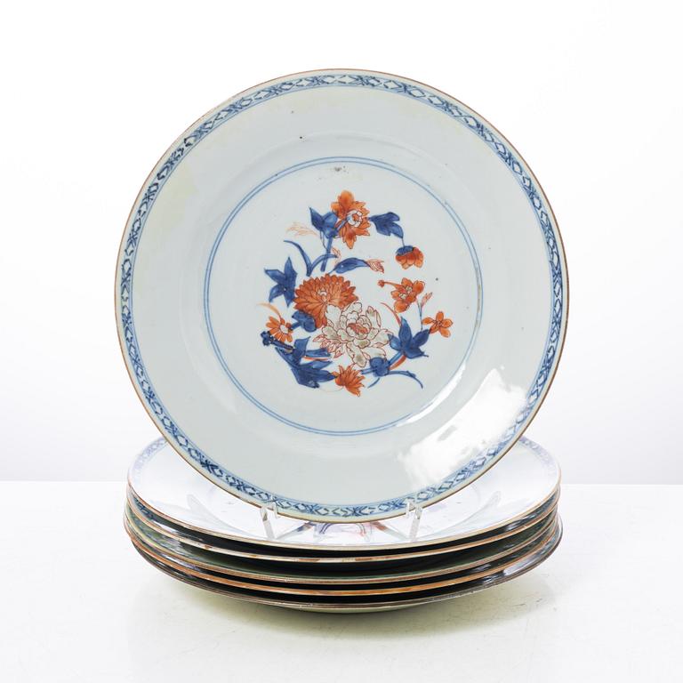 Tallrikar, sex stycken, porslin. Qingdynastin, 1700-tal.